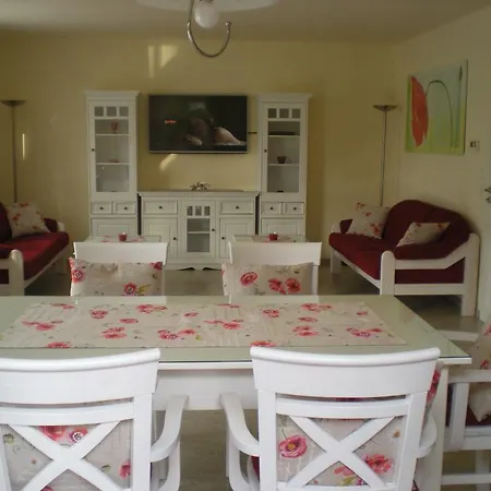 Ferienhaus Arielle Glowe Zewnętrze zdjęcie